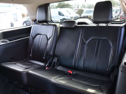 Used 2018 Ford Expedition Platinum image 16