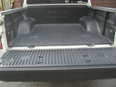 Used 2016 Nissan Frontier PRO-4X image 9