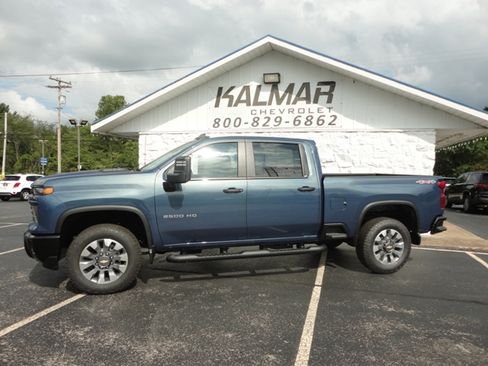 New 2025 Chevrolet Silverado 2500 Custom image 1