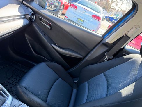 Used 2017 Toyota Yaris iA image 10