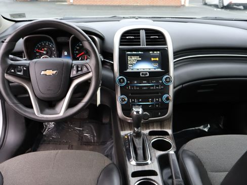 Used 2014 Chevrolet Malibu LT image 16