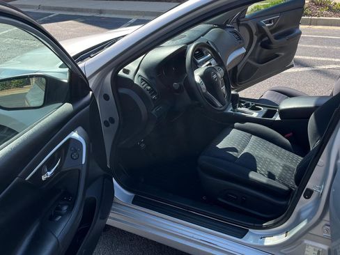 Used 2018 Nissan Altima 2.5 S image 9