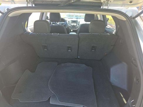 Used 2021 Chevrolet Equinox FWD LS image 6