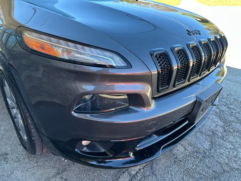 Used 2018 Jeep Cherokee Latitude image 11