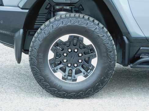 Used 2025 GMC Hummer EV 3X image 11