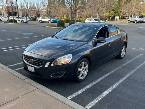 Used 2012 Volvo S60 T5 image 3