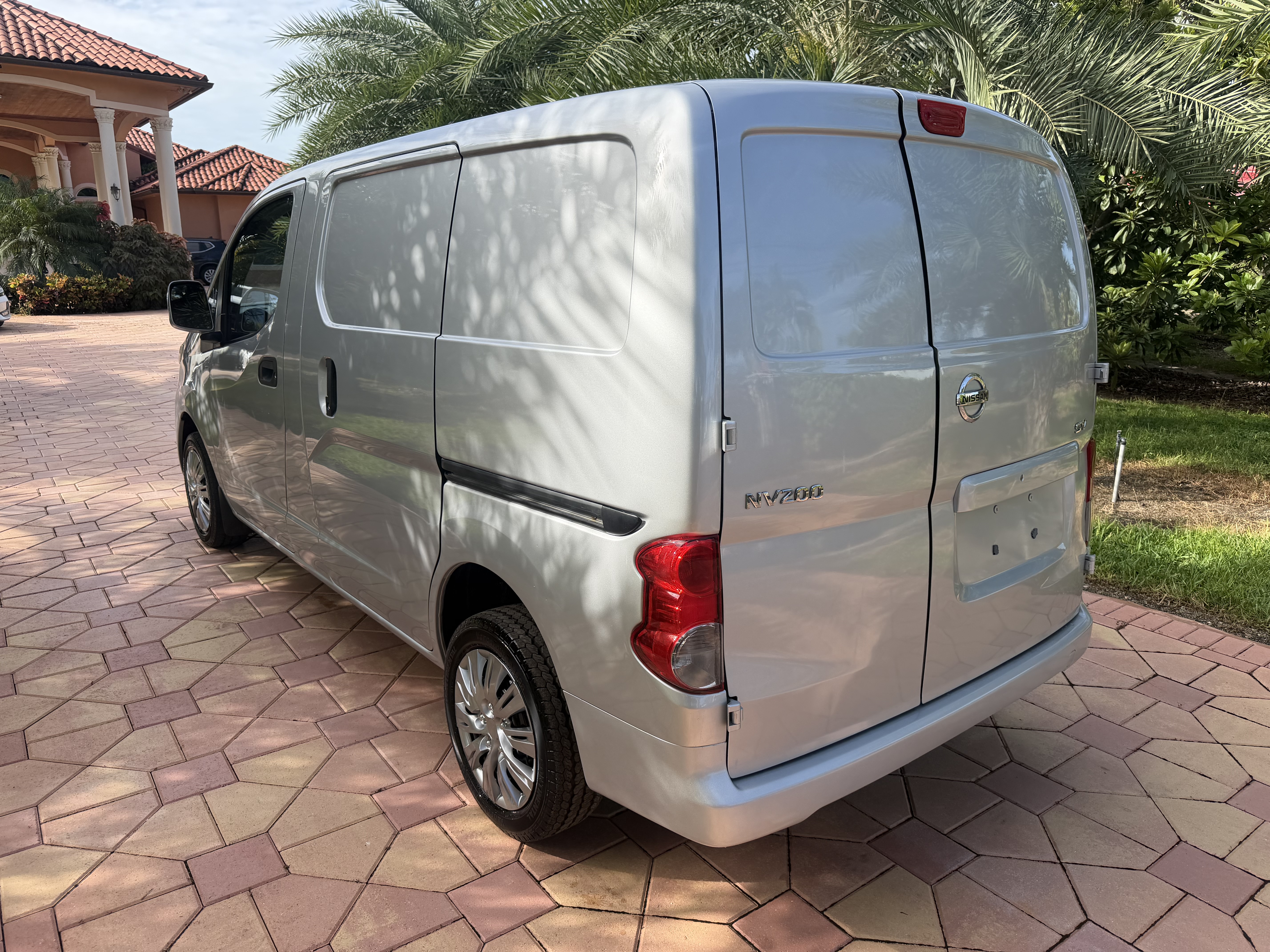 Used 2020 Nissan NV200 SV Van 4D FWD image 5