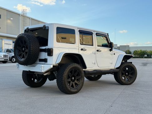 Used 2015 Jeep Wrangler 4WD Unlimited Sahara image 2