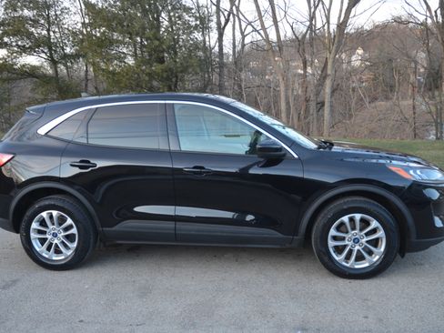 Used 2021 Ford Escape SE image 5