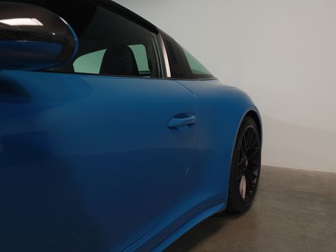 Used 2018 Porsche 911 Targa 4 GTS image 35