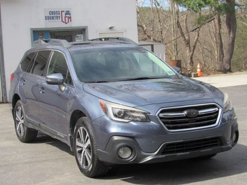 Used 2018 Subaru Outback 3.6R Limited image 12