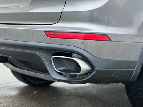 Used 2016 Porsche Cayenne image 8