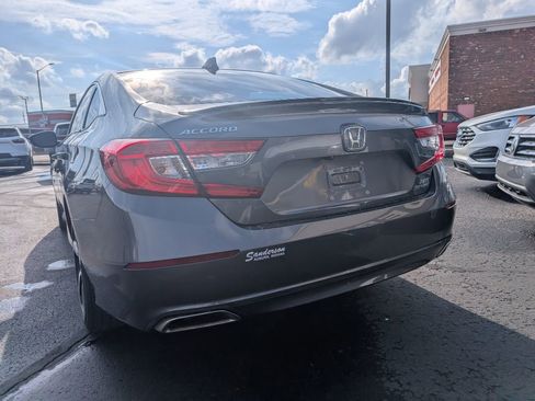 Used 2018 Honda Accord Sport image 5