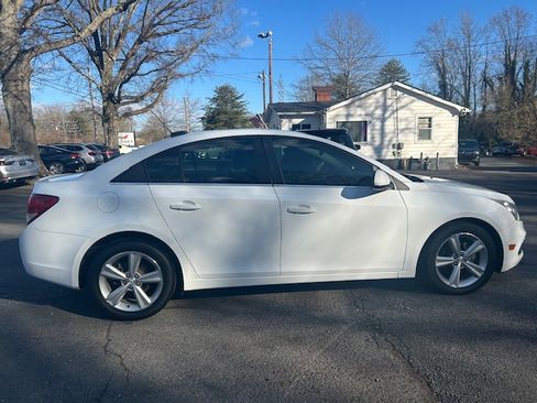 Used 2015 Chevrolet Cruze LT image 6