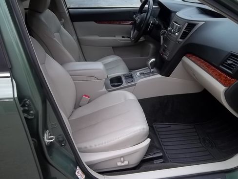 Used 2011 Subaru Outback 3.6R Limited AWD/4WD image 26