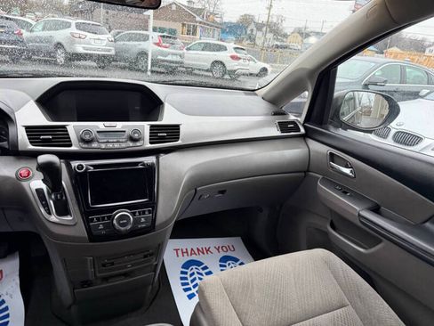 Used 2016 Honda Odyssey SE image 13