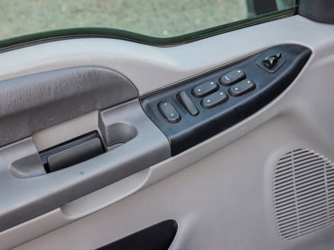 Used 2001 Ford F350 XLT image 22