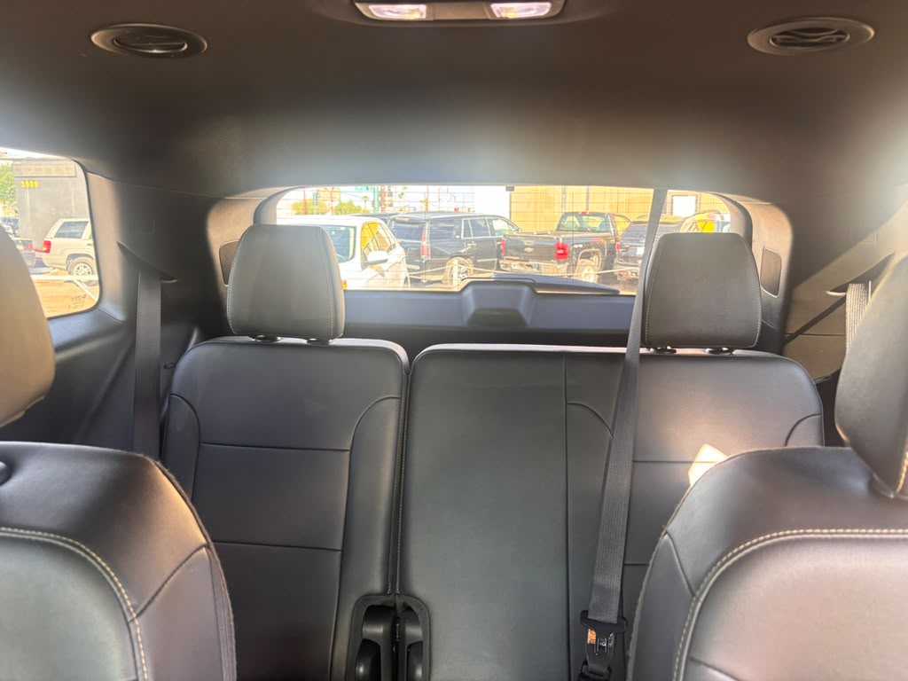 Used 2023 Chevrolet Traverse FWD LT image 16