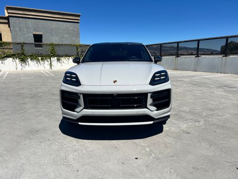 Used 2025 Porsche Cayenne Turbo GT Coupe AWD/4WD image 2