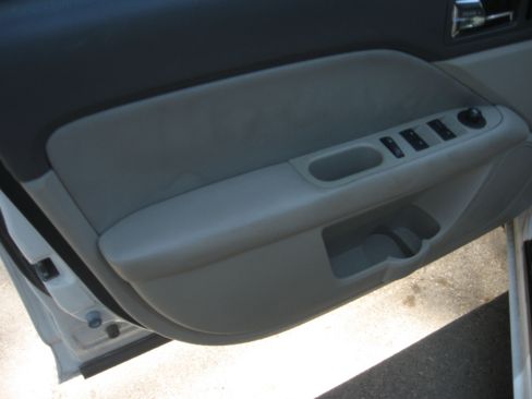 Used 2010 Ford Fusion SE FWD image 8