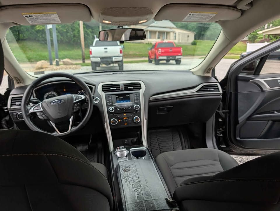 Used 2017 Ford Fusion S FWD image 10