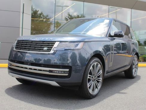 New 2025 Land Rover Range Rover SE image 1
