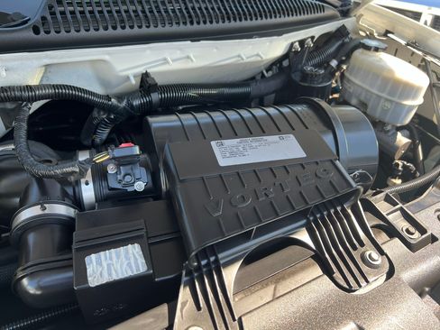 Used 2018 Chevrolet Express 3500 image 23