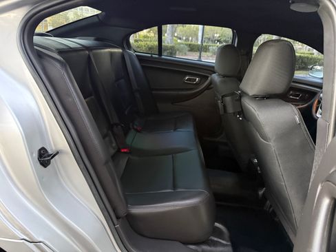 Used 2016 Ford Taurus image 18