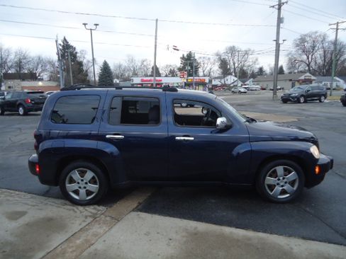 Used 2011 Chevrolet HHR LS image 13