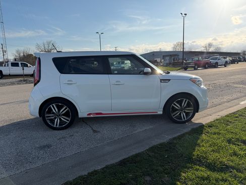 Used 2014 Kia Soul + image 6