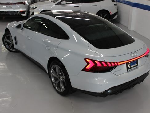 Used 2023 Audi e-tron GT Premium Plus image 14