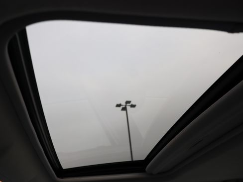 Used 2012 Toyota Camry XLE image 33