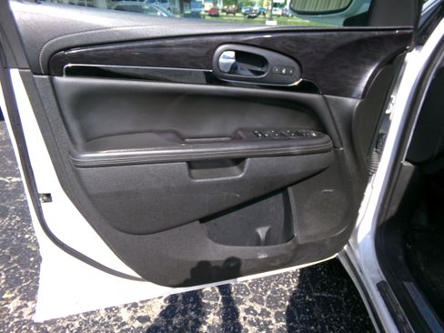 Used 2016 Buick Enclave Premium image 14