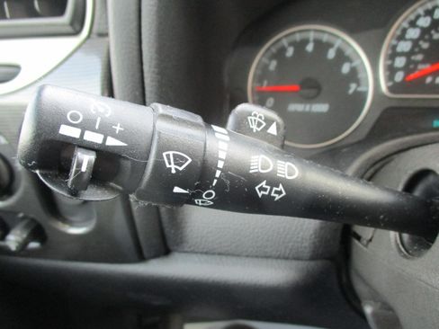 Used 2007 GMC Envoy SLE image 49