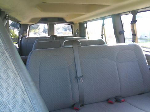 Used 2017 Chevrolet Express 3500 LT image 5