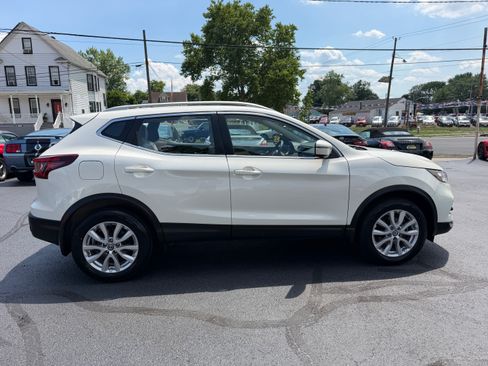 Used 2022 Nissan Rogue Sport AWD SV image 25