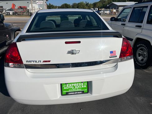 Used 2011 Chevrolet Impala LS image 11