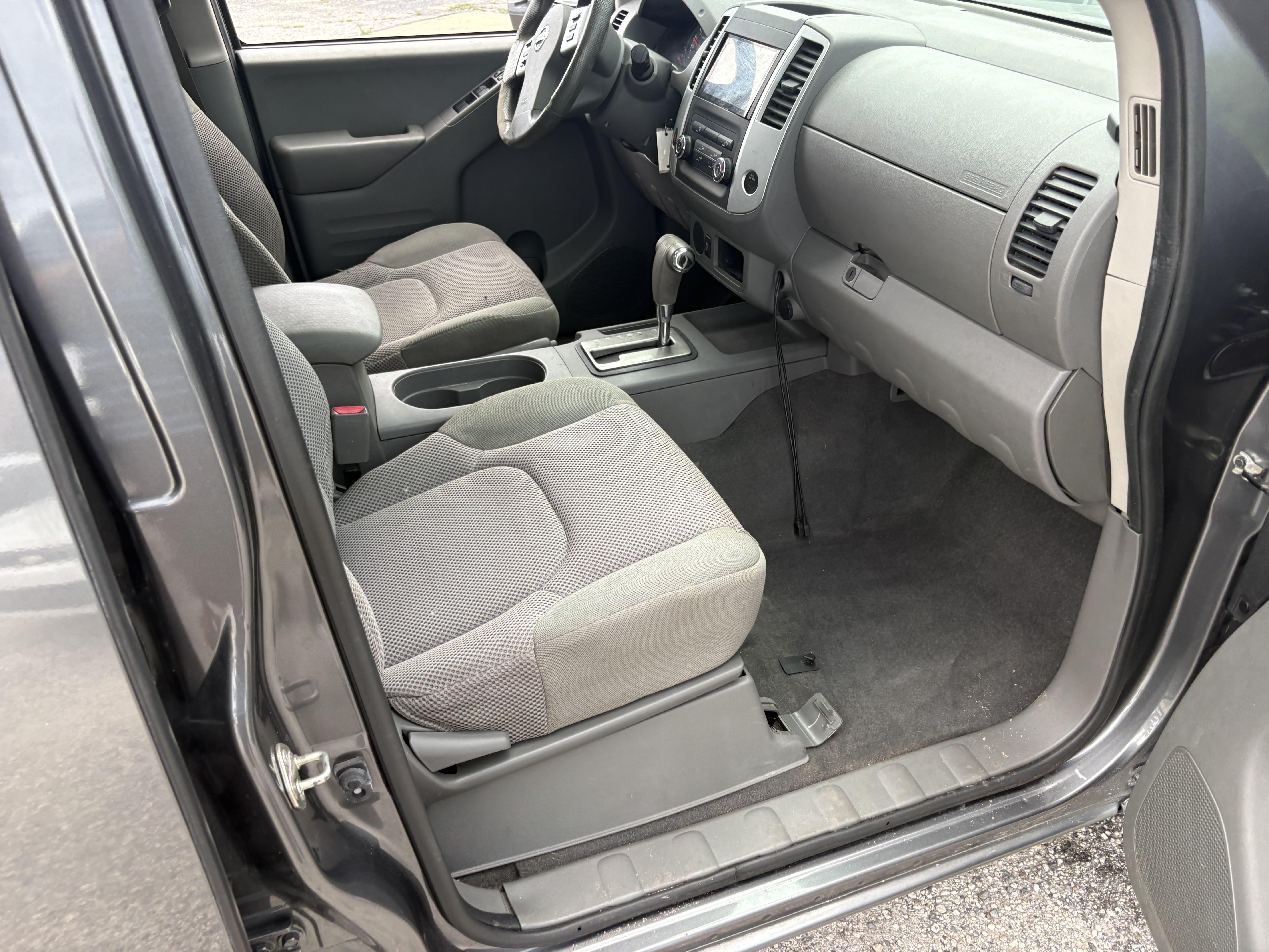 Used 2019 Nissan Frontier 2WD Crew Cab image 8