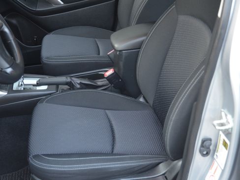 Used 2014 Subaru Forester 2.5i AWD/4WD image 9