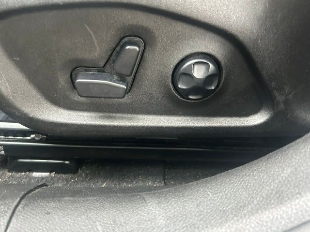 Used 2017 Jeep Renegade FWD Limited image 20