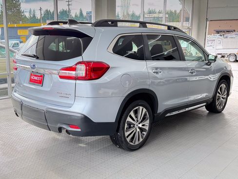 Used 2022 Subaru Ascent Limited image 4