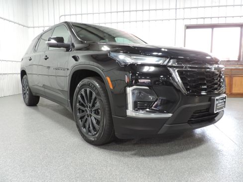 Used 2023 Chevrolet Traverse RS image 8