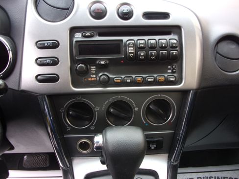 Used 2003 Pontiac Vibe image 10