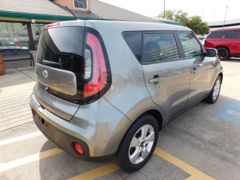 Used 2019 Kia Soul image 7