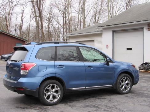 Used 2017 Subaru Forester 2.5i Touring image 9