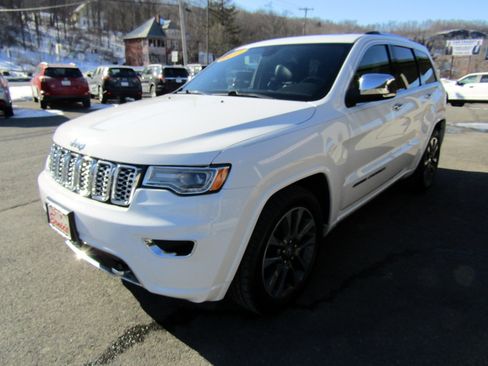 Used 2017 Jeep Grand Cherokee Overland image 4