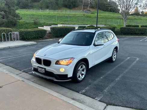 Used 2015 BMW X1 sDrive28i image 3