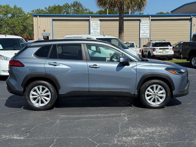 Used 2022 Toyota Corolla Cross LE FWD image 5