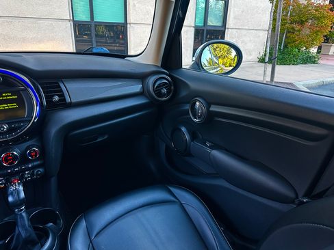 Used 2017 MINI Cooper 4-Door Hardtop FWD image 21