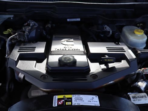 Used 2013 RAM 2500 SLT image 37